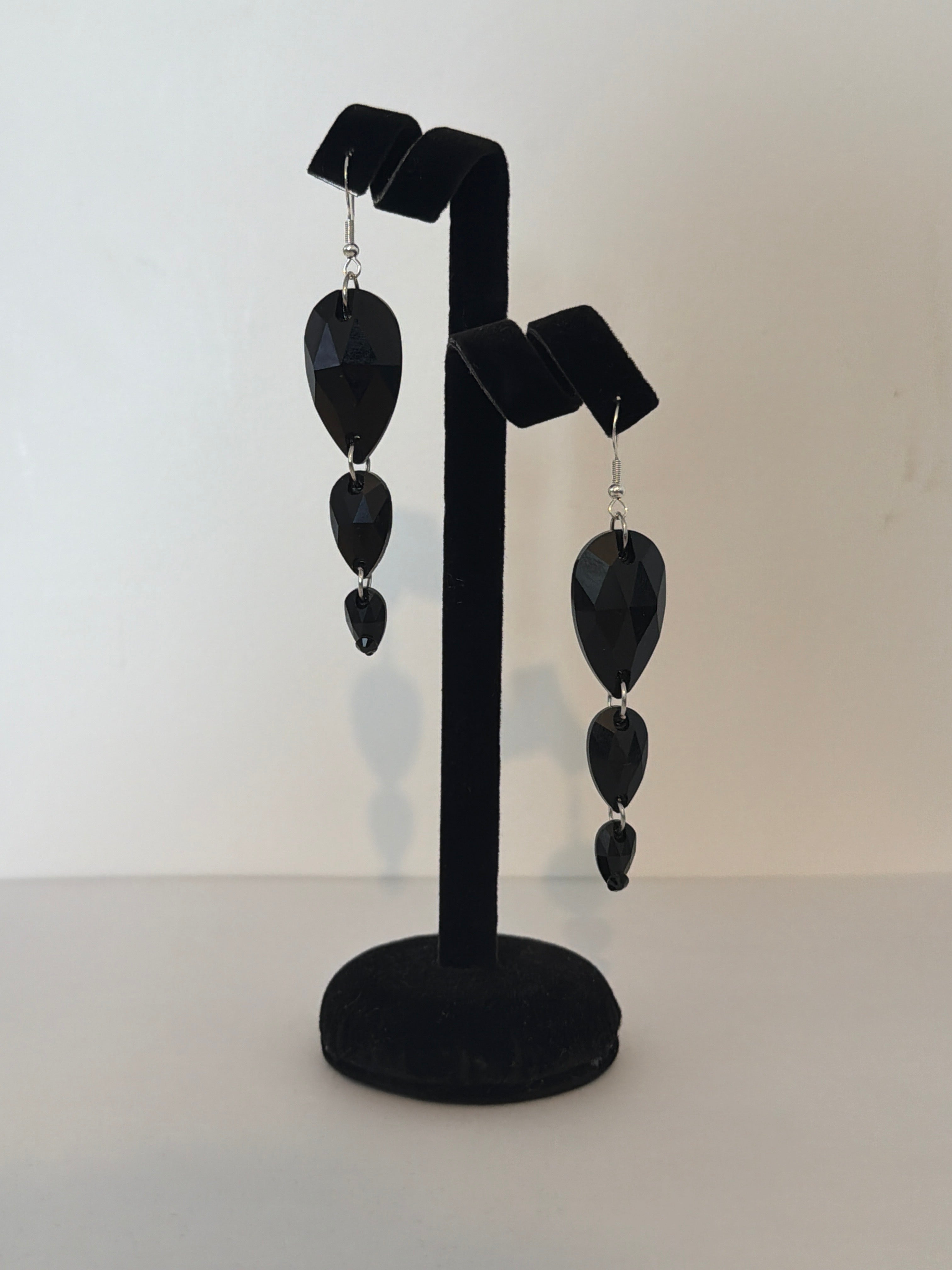 3 Drop Earrings in Pear drop