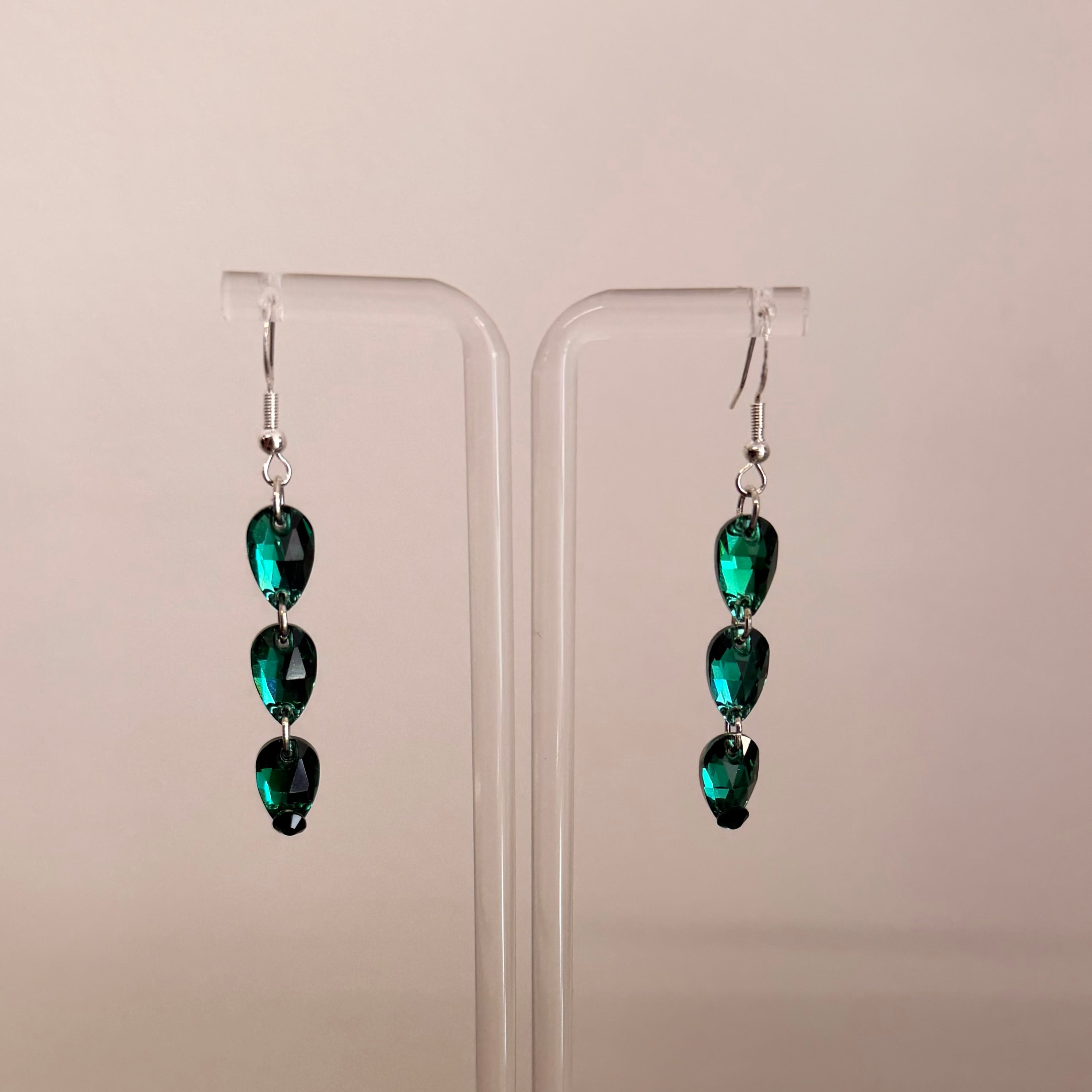 3 Drop Earrings in Pear drop