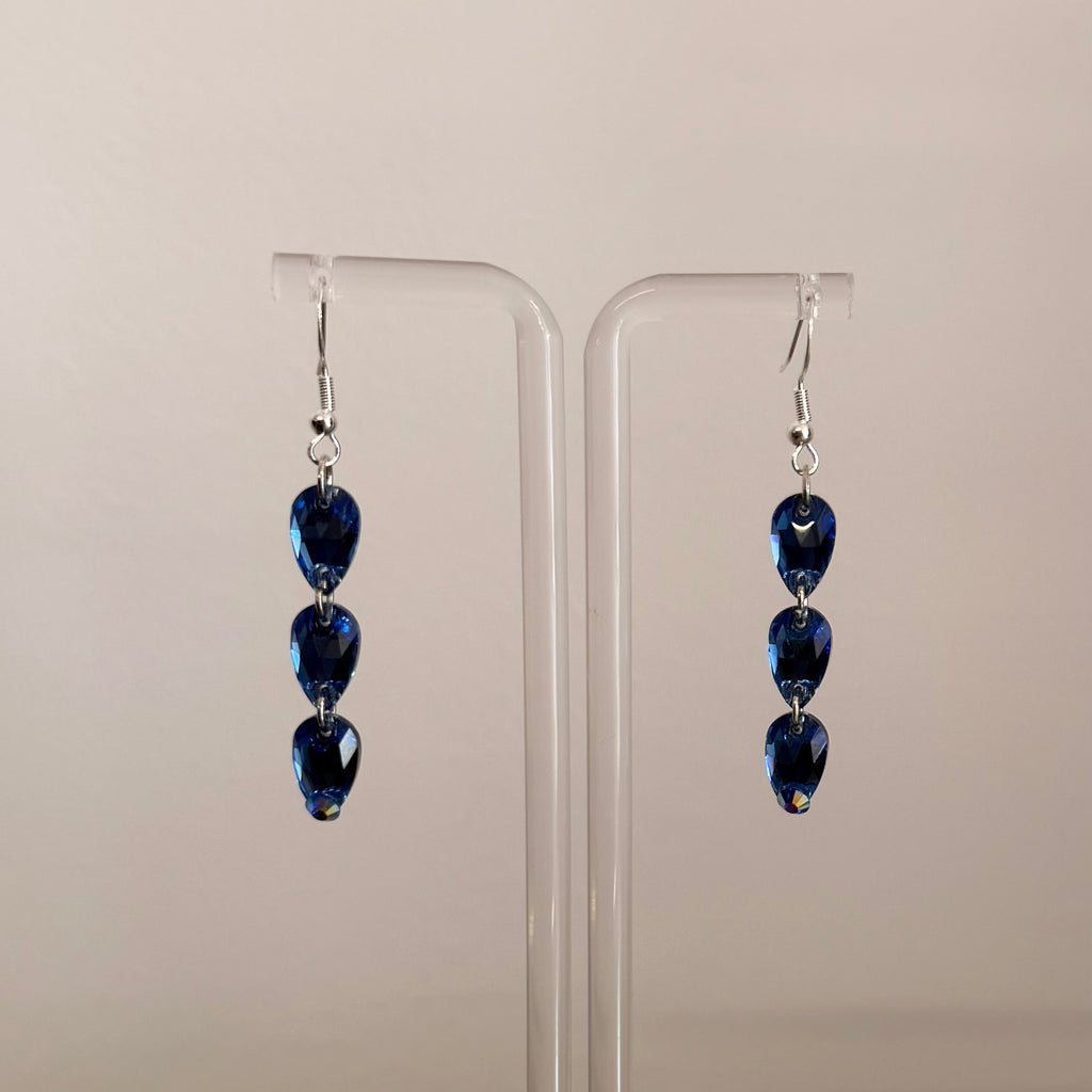 3 Drop Earrings in Pear drop