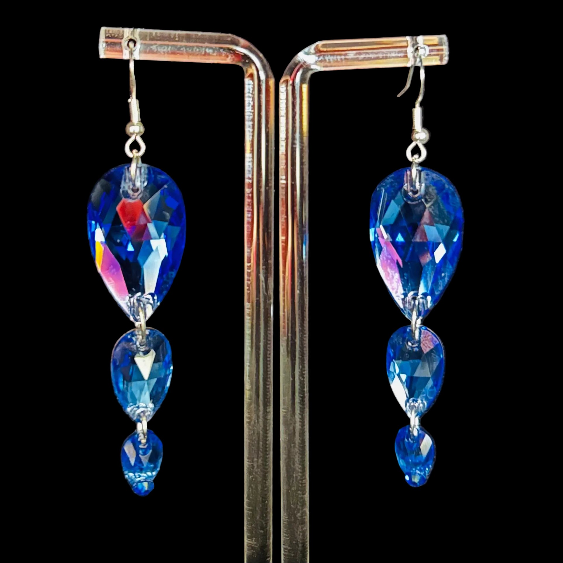 3 Drop Earrings in Pear drop
