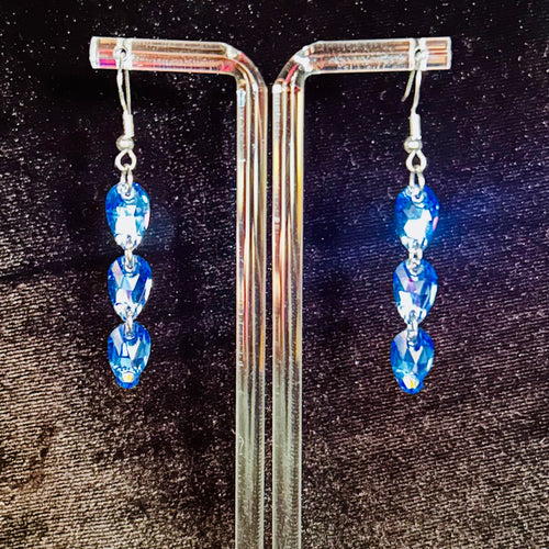 3 Drop Earrings in Pear drop