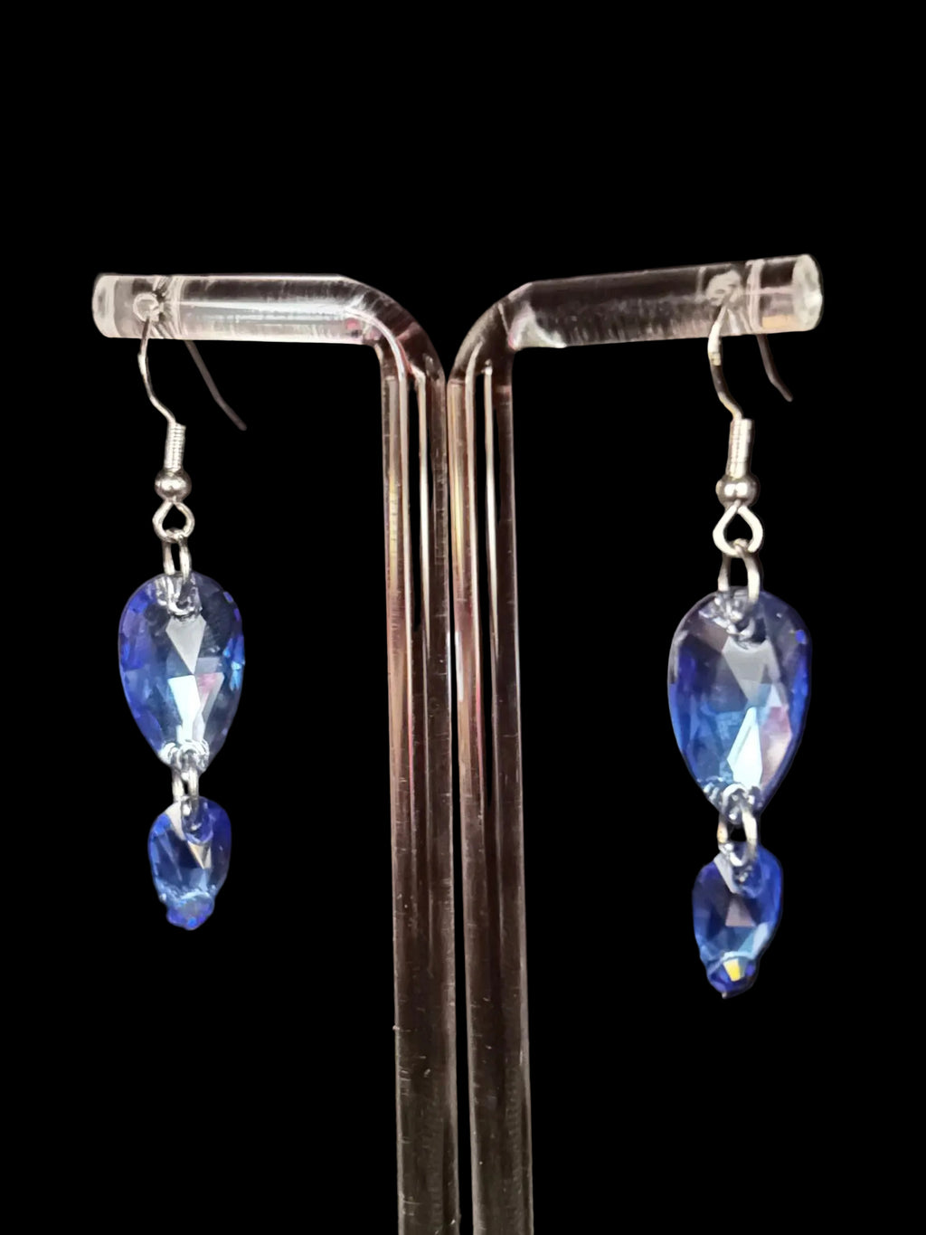 2 Drop Earrings in Pear drop