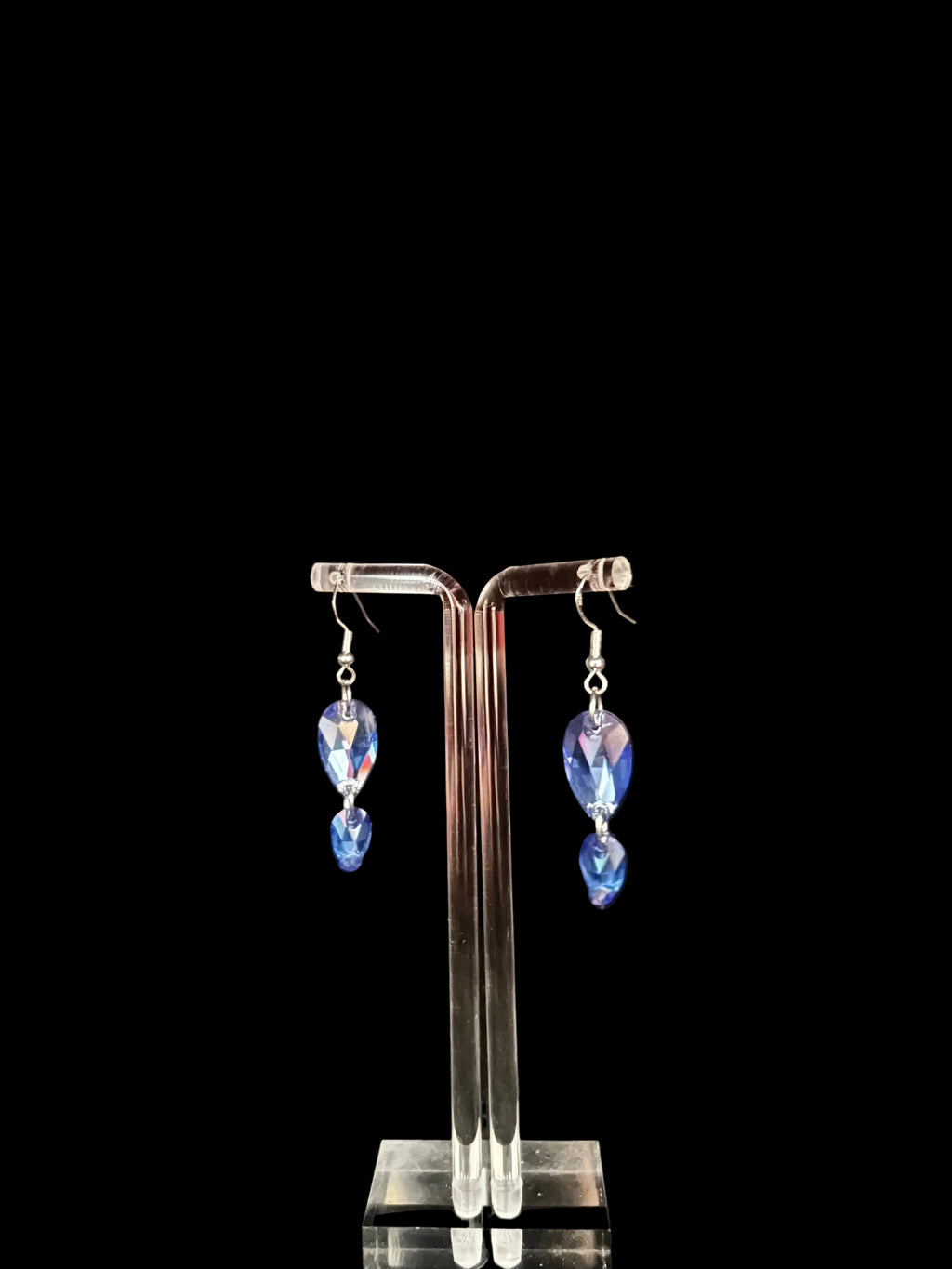 2 Drop Earrings in Pear drop