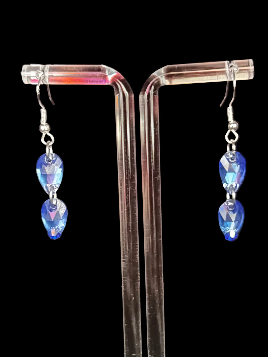 2 Drop Earrings in Pear drop